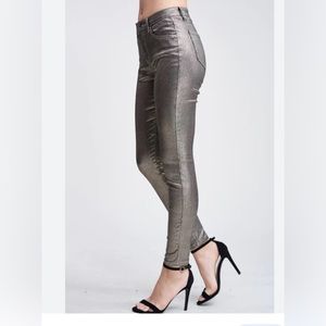 Silver metallic skinny denim stretchable jeans, size 9. Perfect for any …